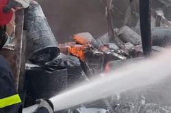 Kịp thời dập tắt đám cháy tại Công ty Cổ phần Tập đoàn Hồng Lạc