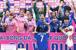 Nữ tuyển thủ hai lần rời sân vì chấn thương trong trận chung kết Cúp quốc gia