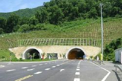 Đầu tư Dự án Hầm đường bộ qua đèo Hoàng Liên kết nối Lào Cai với Lai Châu