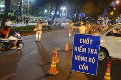 'Trốn' kiểm tra nồng độ cồn, tài xế ôtô sẽ bị xử phạt ra sao?