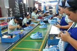 Xuất khẩu tăng kỷ lục, giúp Việt Nam trở thành phần quan trọng của kinh tế toàn cầu