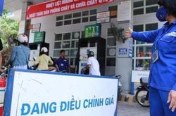 Giá xăng giảm nhẹ, giá dầu diesel giảm 550 đồng/lít