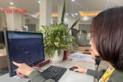 Làm gì để làm chủ 'con sóng' đầu cơ?