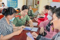 Công an Vĩnh Long triển khai nhận hồ sơ cấp hộ chiếu gắn chip điện tử