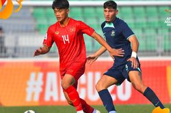 HLV Hoàng Anh Tuấn tái xuất như mơ cùng U20 Việt Nam