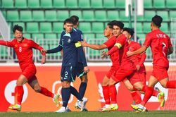 U20 Việt Nam đá 'quái', CĐV tưởng xem nhầm ĐTQG