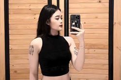 Cựu cầu thủ U19 nữ Việt Nam khoe eo con kiến vạn người mê
