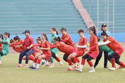 U20 nữ Việt Nam hoàn thành buổi tập đầu tiên trên sân Việt Trì