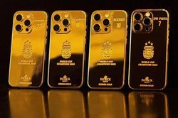 Messi mua 35 Iphone mạ vàng tặng đồng đội tuyển Argentina