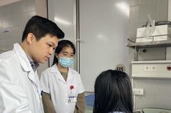 Nữ bệnh nhân U40 phải khoét một mảng ngực lớn vì lý do không ngờ