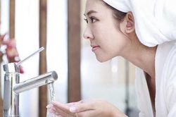 Làm sao để dùng máy tính nhiều mà không bị hại da?