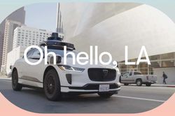 Robotaxi Waymo đạt 1 triệu dặm thử nghiệm, mở rộng hoạt động đến Los Angeles