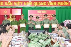 Công an Trà Vinh khen thưởng 42 tập thể có thành tích xuất sắc
