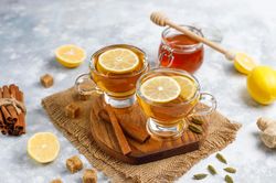 Uống nước chanh mật ong hàng ngày có tác dụng gì?