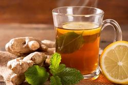 Cách làm trà gừng mật ong trị đau họng