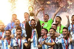Con gái Pele tiết lộ thông điệp cuối đời của cha liên quan đến Messi