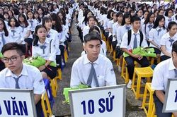 Không tổ chức lớp không chuyên trong trường chuyên