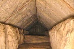 Phát hiện hành lang bí ẩn trong Đại kim tự tháp Giza
