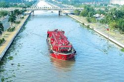 Tăng thị phần vận tải đường thủy và đường sắt, giảm tải cho đường bộ