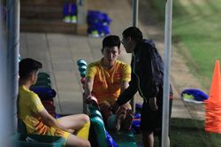 Phan Tuấn Tài chấn thương trong buổi tập U23 Việt Nam