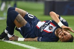 PSG nhận tin không vui về Neymar