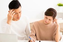 Tiết kiệm được chút tiền, chồng tôi đã 'vẽ ra' đủ cách đầu tư