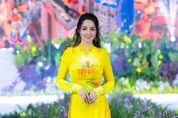 Hình ảnh TPHCM sống động trên áo dài 'Ngọc Viễn Đông'