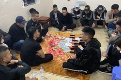 21 con bạc bị bắt giữ trong sới xóc đĩa được cảnh giới nghiêm ngặt