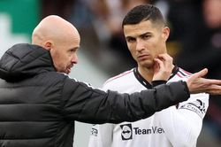 Tin nóng bóng đá sáng 5/3: HLV Ten Hag nói lý do loại Ronaldo, Mbappe bóng gió tương lai