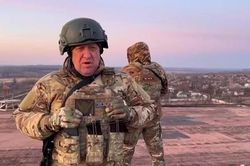 Lãnh đạo Wagner đăng video đưa quan tài chứa thi thể binh lính Ukraine về nước