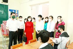 Bỏ lớp không chuyên trong trường chuyên