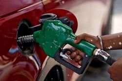 Giá xăng dầu hôm nay (6-3): Tiếp tục tăng?