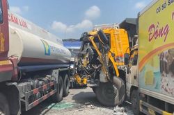 Quảng Nam: Hiện trường vụ xe tải va chạm liên hoàn trên quốc lộ 1A