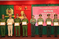 Khen thưởng gần 70 tập thể, cá nhân xuất sắc làm theo lời Bác