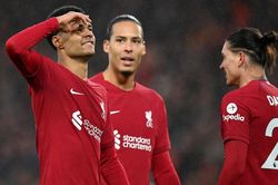 Liverpool đè bẹp MU: Cơn bừng tỉnh của The Kop, sống lại hy vọng dự C1