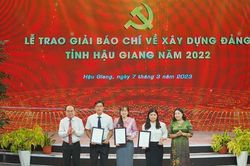 Hậu Giang tổng kết và trao Giải báo chí về Xây dựng Đảng