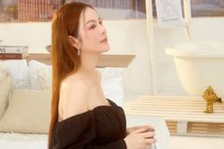 Lý Nhã Kỳ khoe sắc vóc nóng bỏng ngày 8/3
