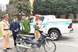 Cướp xe máy sau 10 ngày ra tù, đối tượng bị Cảnh sát giao thông bắt giữ