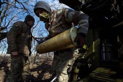 Ukraine thề không từ bỏ Bakhmut, Nga kêu gọi thêm tiếp viện