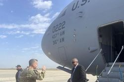 Bộ trưởng Quốc phòng Mỹ bất ngờ thăm Iraq, 20 năm sau chiến dịch xâm lược
