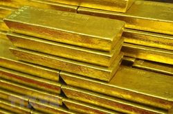 Giá dầu đi lên, giá vàng ổn định do các yếu tố từ Trung Quốc và Fed