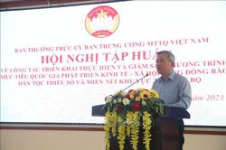 Nâng cao kiến thức về công tác dân tộc, nghiệp vụ giám sát của Mặt trận Tổ quốc