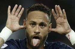 Lên bàn mổ, Neymar chính thức tạm biệt mùa 2022/23