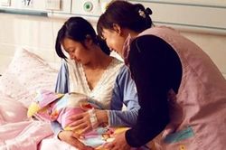 Tôi muốn trả lương cho mẹ mà chồng lại đưa ra đề nghị oái oăm