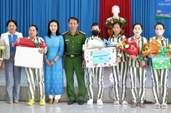 Tổ chức chương trình ngày Quốc tế Phụ nữ cho phạm nhân nữ