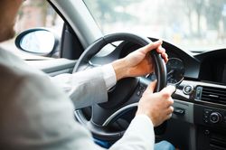 Nguyên nhân khiến xe ôtô bị lệch vô lăng