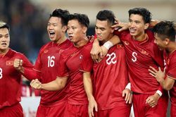 Bóng đá Việt Nam ngày 8/3: Tuyển Việt Nam tập kín, U20 Việt Nam tiềm năng