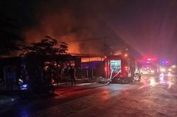 Vĩnh Long: Cháy lớn tại xưởng sản xuất nhang