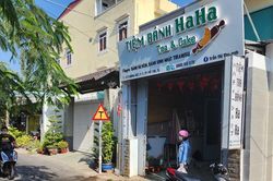 Một tiệm bánh ở Tiền Giang bị tạt chất bẩn