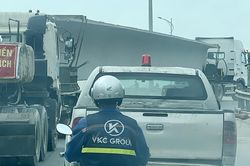 Xử lý nghiêm xe tự chế quá khổ có hộ tống nghênh ngang ở Nghệ An